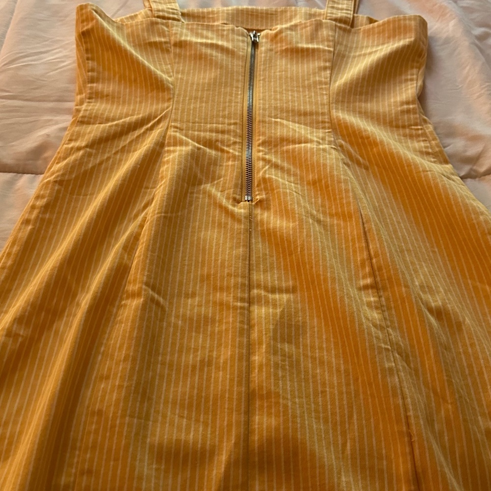 Dress - Picture 2 of 3